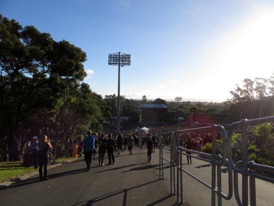 Western Springs Stadium and Park